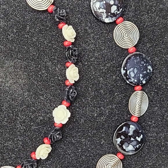 Hand crafted double strand necklace - Picture 2 of 3